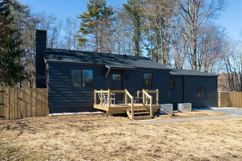 New Paltz Zen Wellness Cabin W/ Hot Tub エクステリア 写真